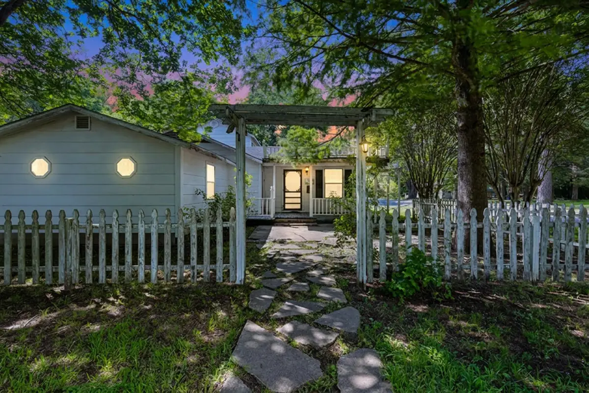211 E Bonham, Jefferson, TX 75657 - #1