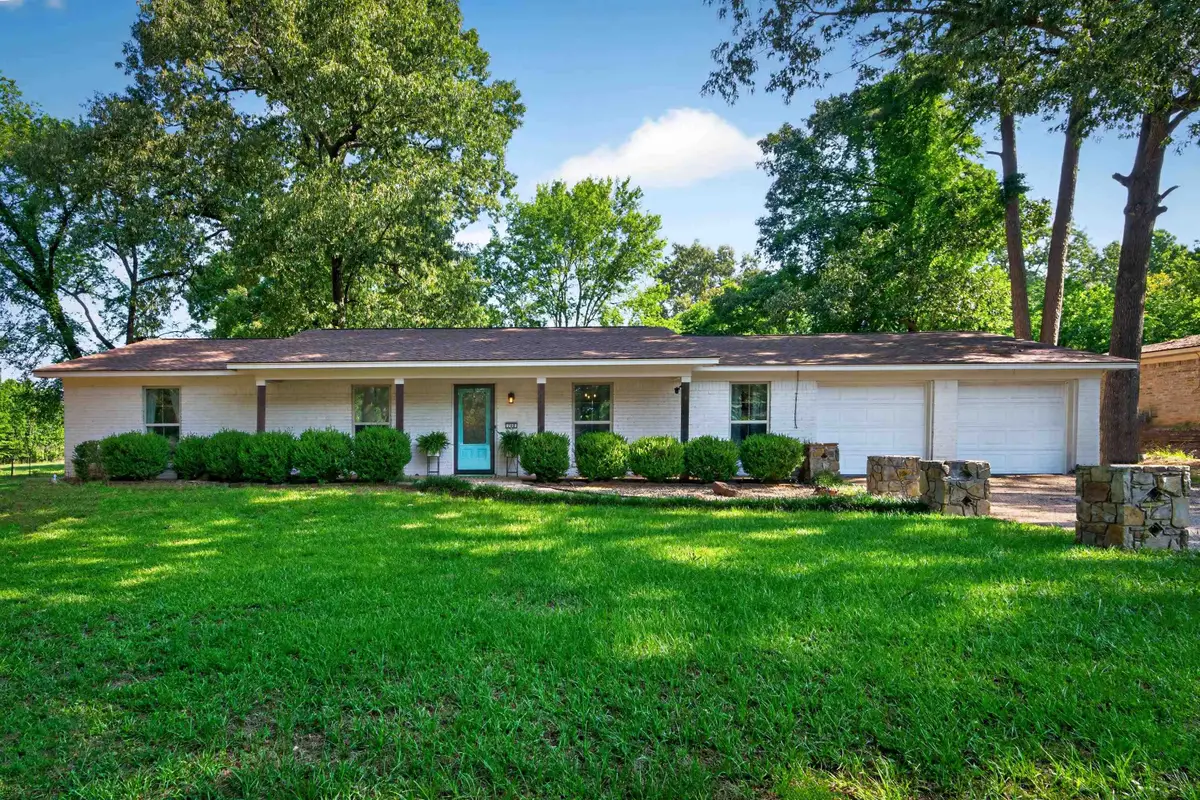 208 Fairview Dr, Longview, TX 75604 - #1