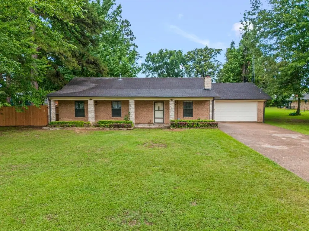 2902 Greenhills Dr, Kilgore, TX 75662 - #1