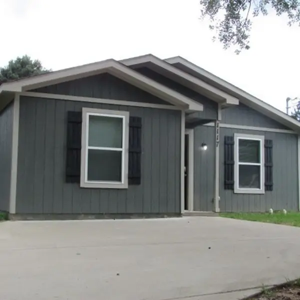 1117 E Birdsong St, Longview, TX 75602