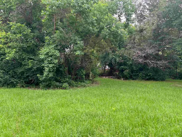 2106 Carthage ST, Marshall, TX 75670