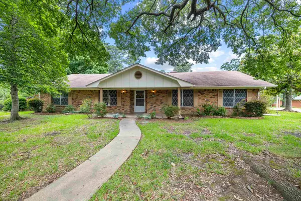 1711 N Tenth St., Longview, TX 75601