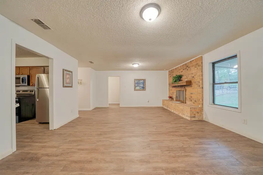 204 Cedarcrest Dr, Marshall, TX 75672 - #2