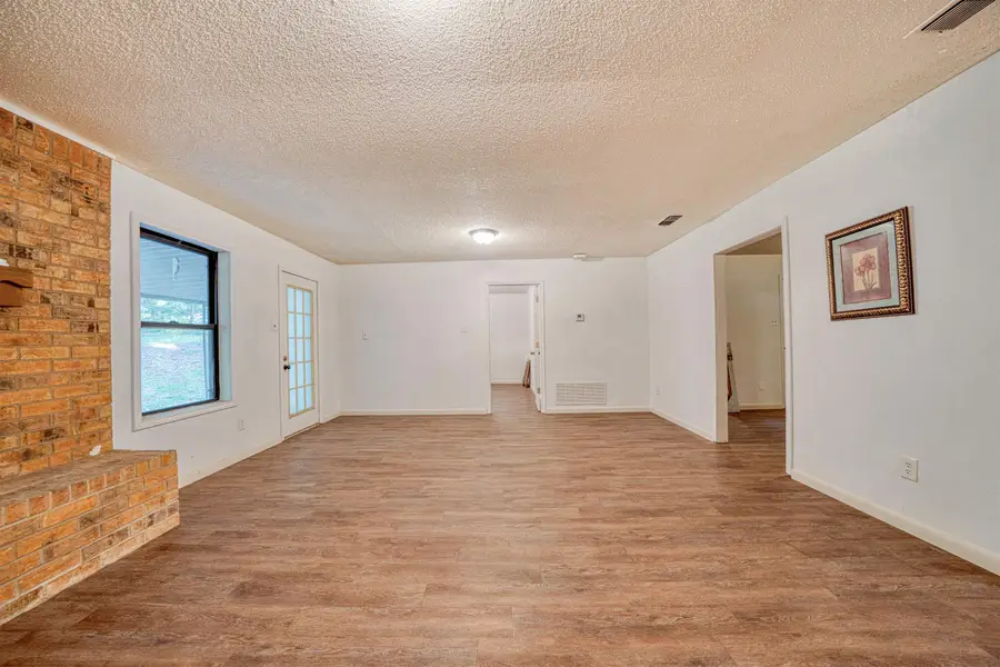 204 Cedarcrest Dr, Marshall, TX 75672 - #3
