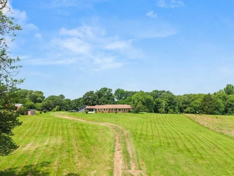 5010 Bobwhite, Gilmer, TX 75645 - #2