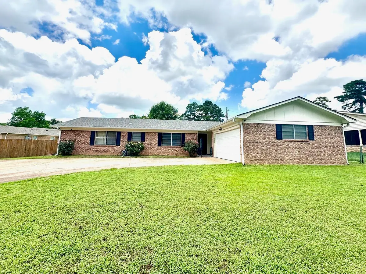 1522 Duncan, Henderson, TX 75654 - #1