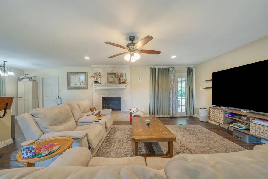 2801 Sherwood Dr, Longview, TX 75605 - #3