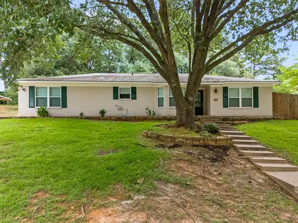 2202 Balsam Street, Longview, TX 75605