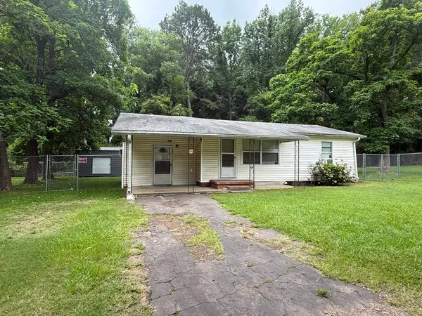 405 CAPITOL, Gilmer, TX 75644