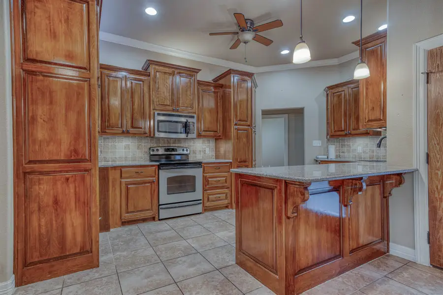 503 Castlemaine Cir, Longview, TX 75605 - #2