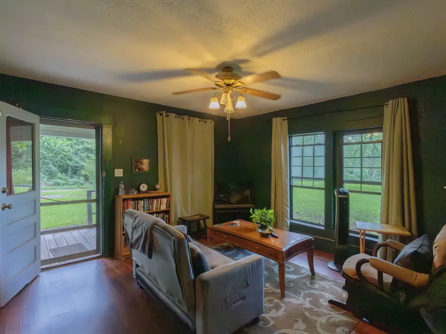 1401 Nix St, Daingerfield, TX 75638 - #2