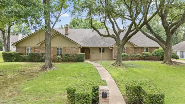 806 Toler Ct., Longview, TX 75604