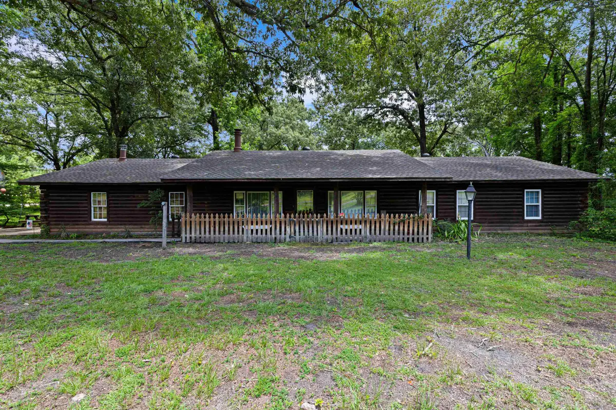 705 Westwood Dr, Kilgore, TX 75662 - #1