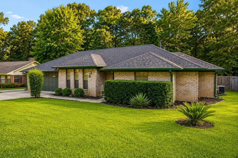 1005 Warren Dr., Marshall, TX 75672 - #2
