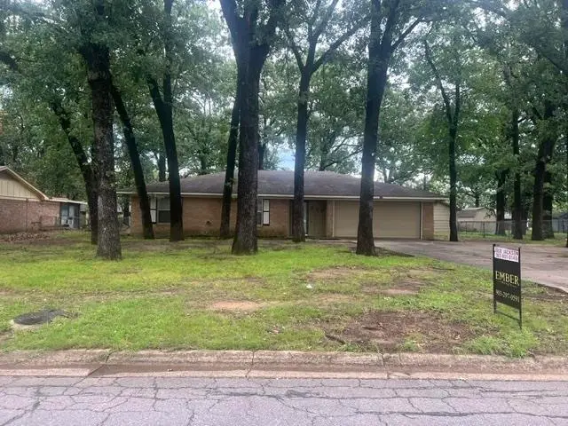 135 46th St SW, Paris, TX 75460 - #2