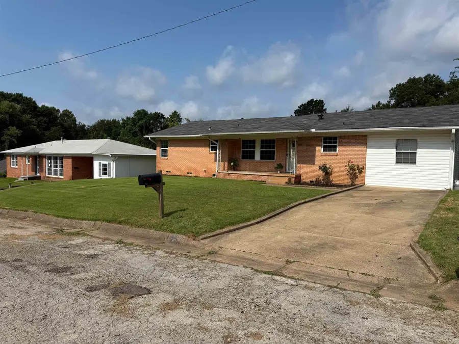912 Success St, Gilmer, TX 75644 - #2