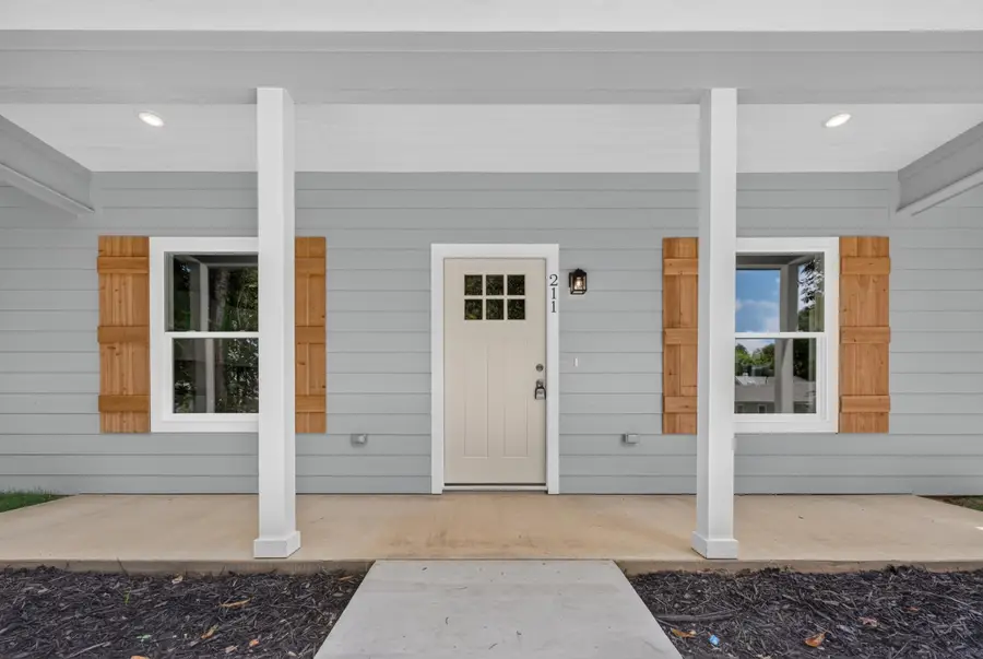 211 Jeanette Ave, Gladewater, TX 75647 - #2