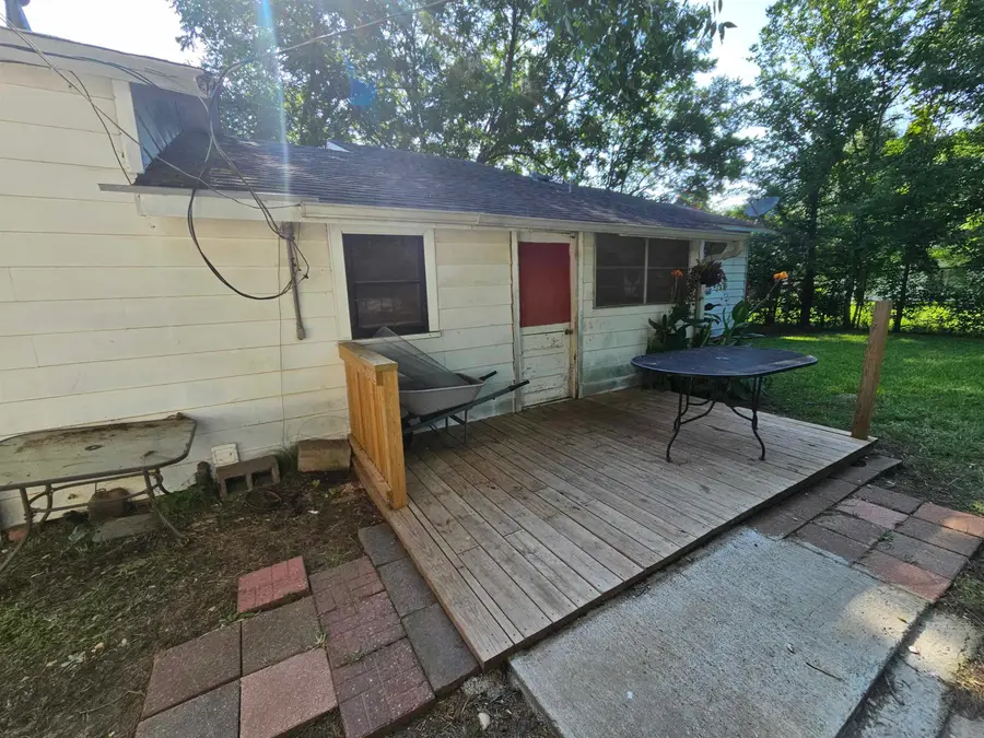 2000 Laura Lee, Kilgore, TX 75662 - #3