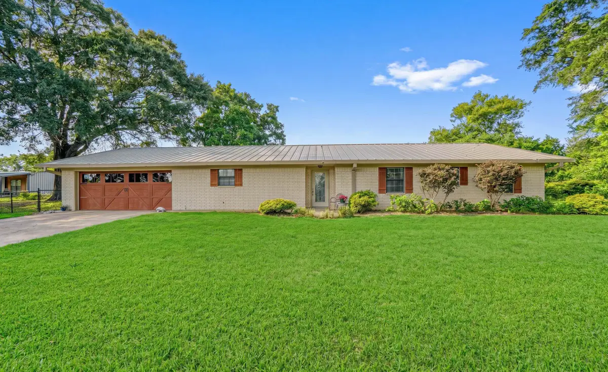 3347 Smelley Rd, Longview, TX 75605 - #1
