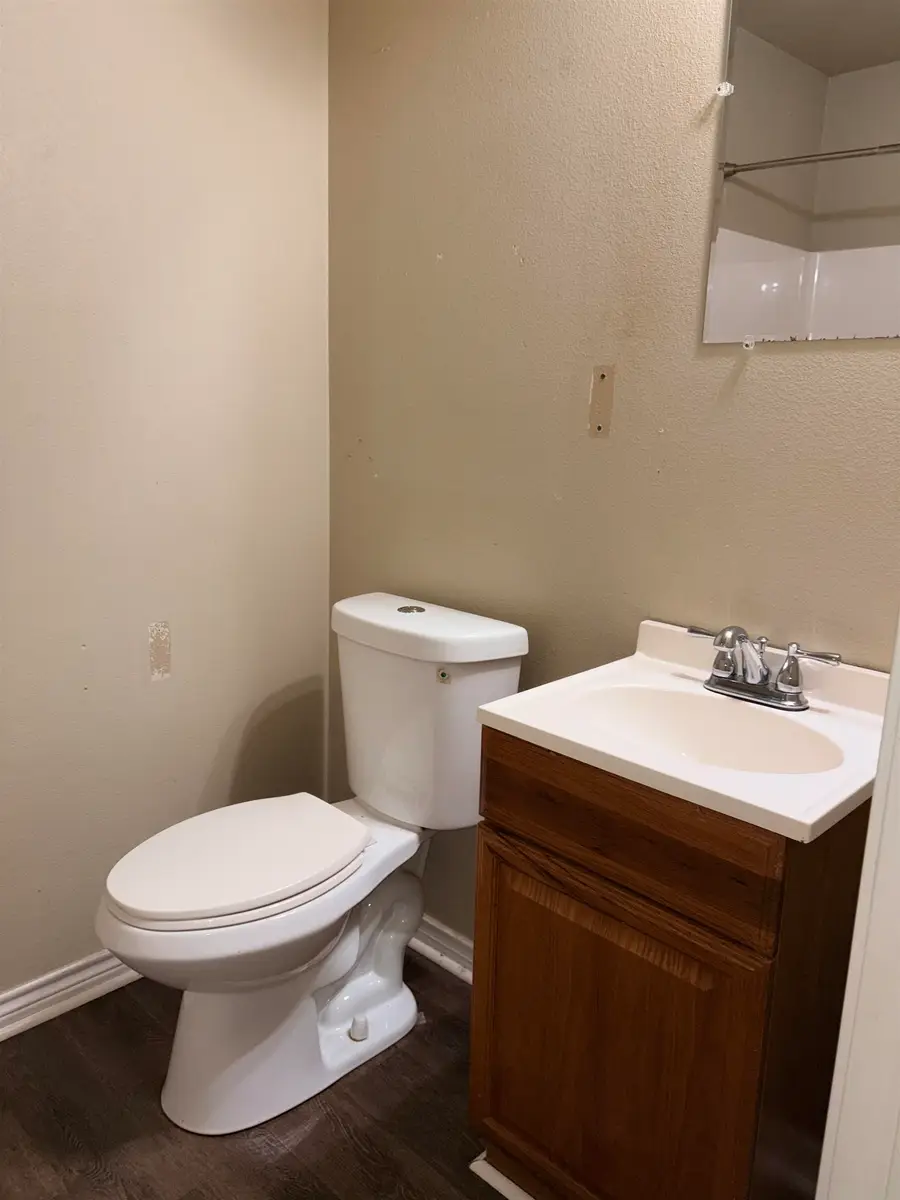 1003 Noble Unit B, Troup, TX 75789 - #3