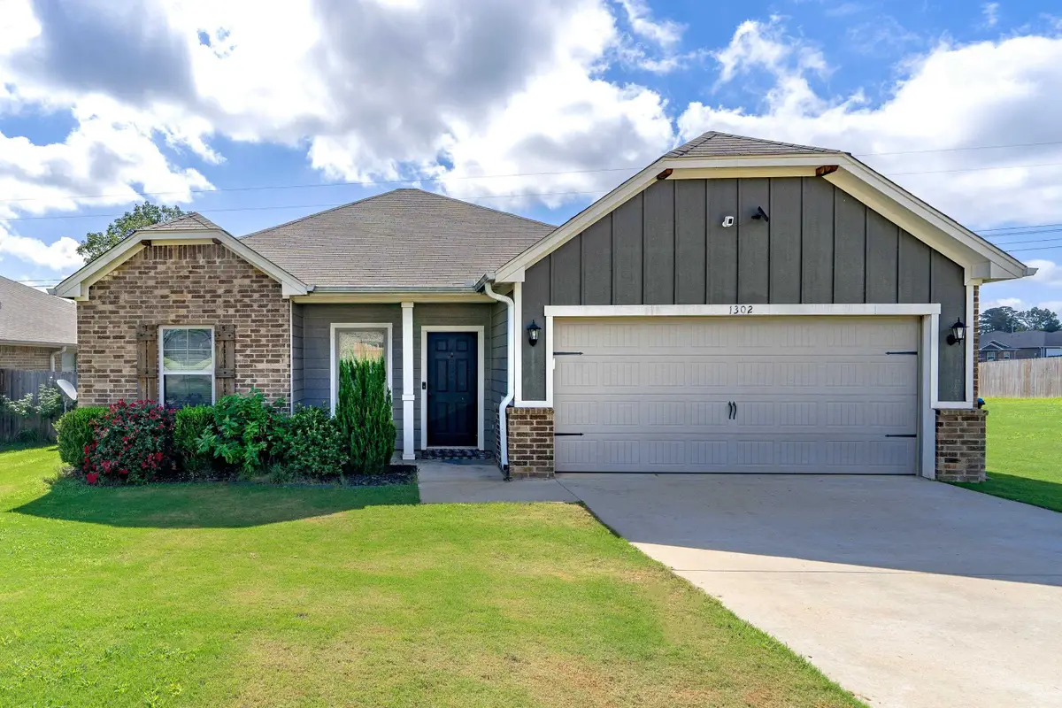 1302 Santa Cruz Dr., Longview, TX 75601 - #1