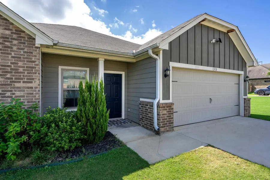 1302 Santa Cruz Dr., Longview, TX 75601 - #3
