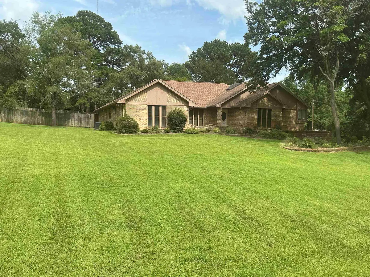 692 Sunnybrook Dr, Longview, TX 75605 - #1