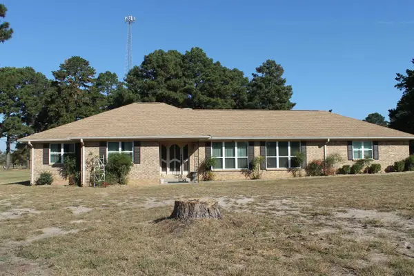 5677 N Interstate 20 Service Road E, Marshall, TX 75672-000