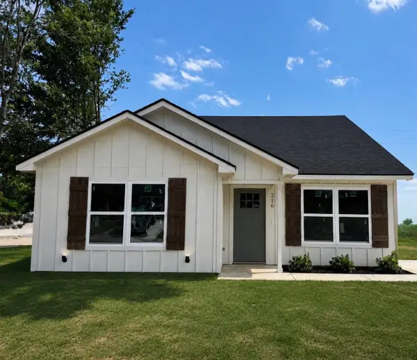 216 E Fleming, Longview, TX 75604