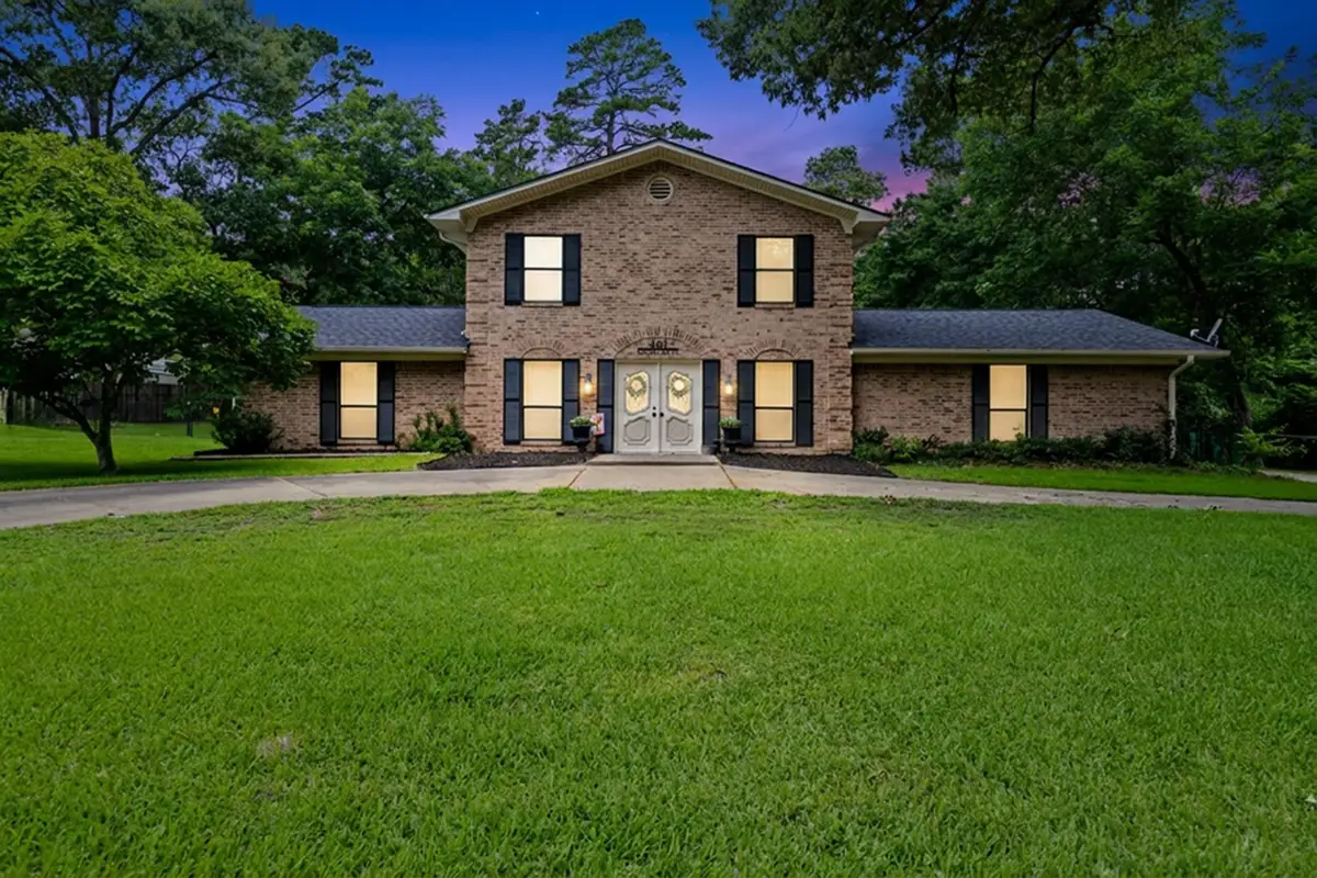 461 Country Pl., Longview, TX 75605 - #1