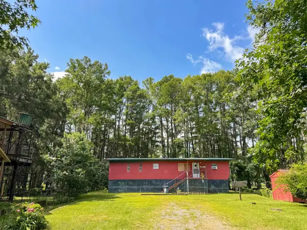 535 Jackson Arms Road, Karnack, TX 75661