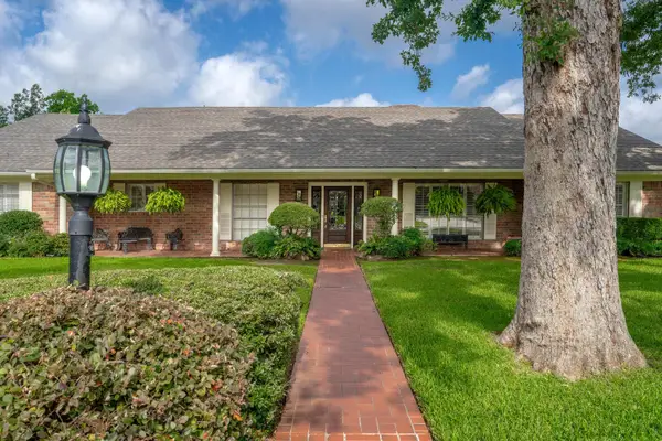 2011 E Warwick, Longview, TX 75601