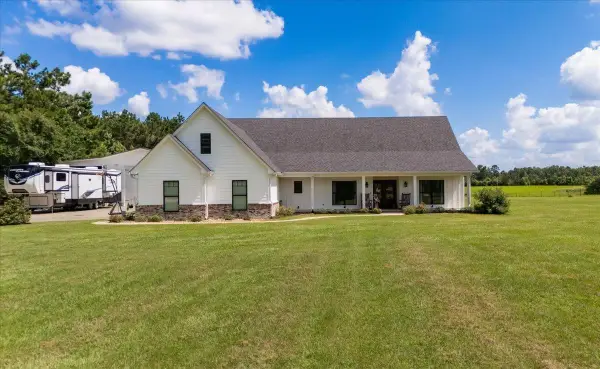 2872 CR 403, Carthage, TX 75633