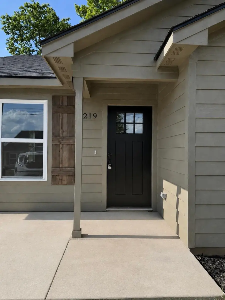 219 E Fleming, Longview, TX 75604 - #2