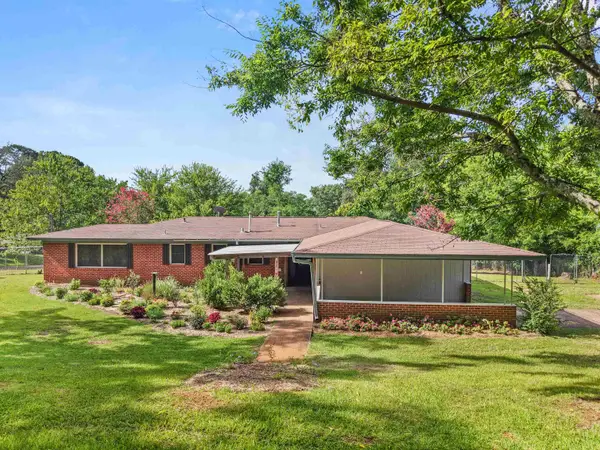 1201 CASON ST, Daingerfield, TX 75638