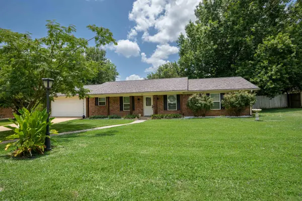 102 Christal Dr, Longview, TX 75601