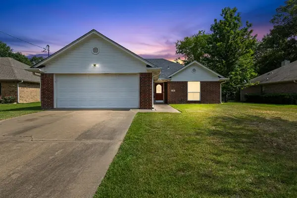 109 W Reynolds St, White Oak, TX 75693-0000