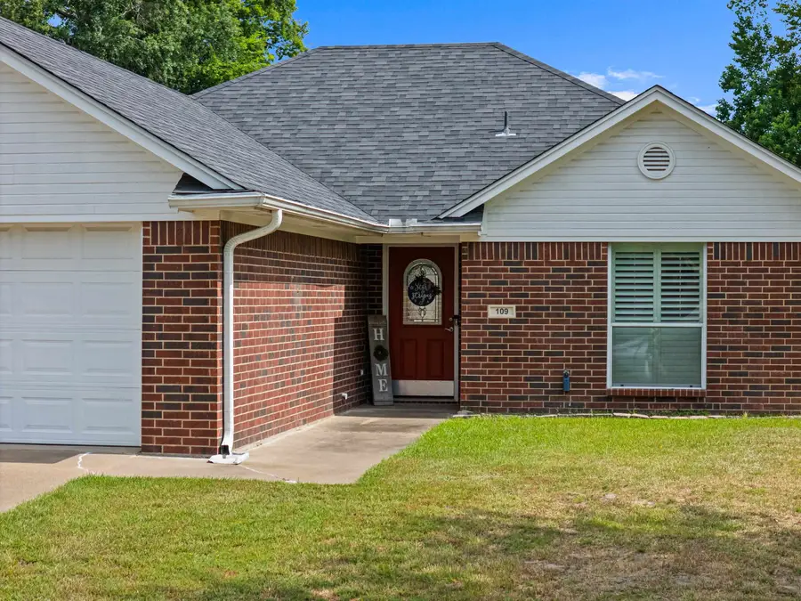 109 W Reynolds St, White Oak, TX 75693-0000 - #2