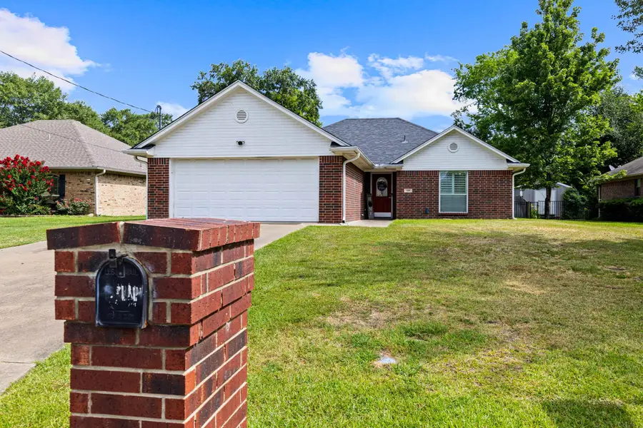 109 W Reynolds St, White Oak, TX 75693-0000 - #3