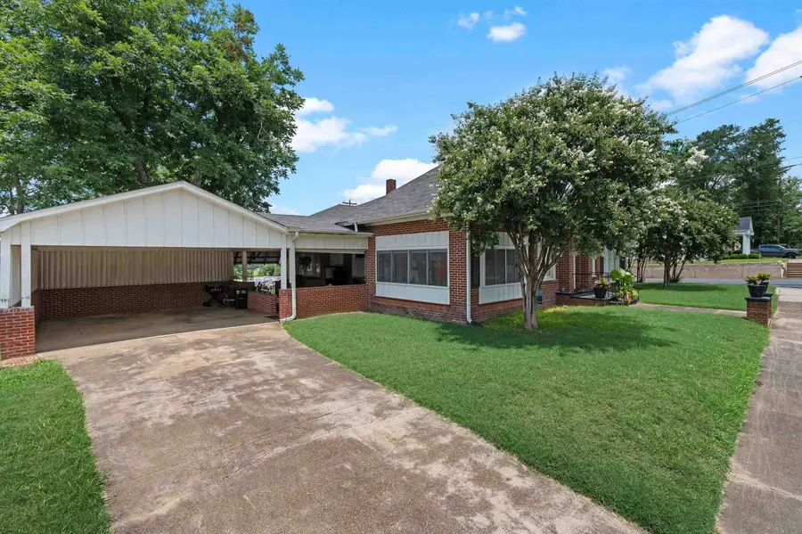 307 N Main St, Henderson, TX 75652 - #2