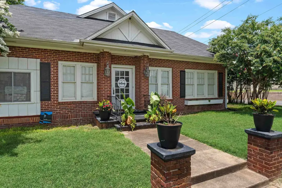 307 N Main St, Henderson, TX 75652 - #3