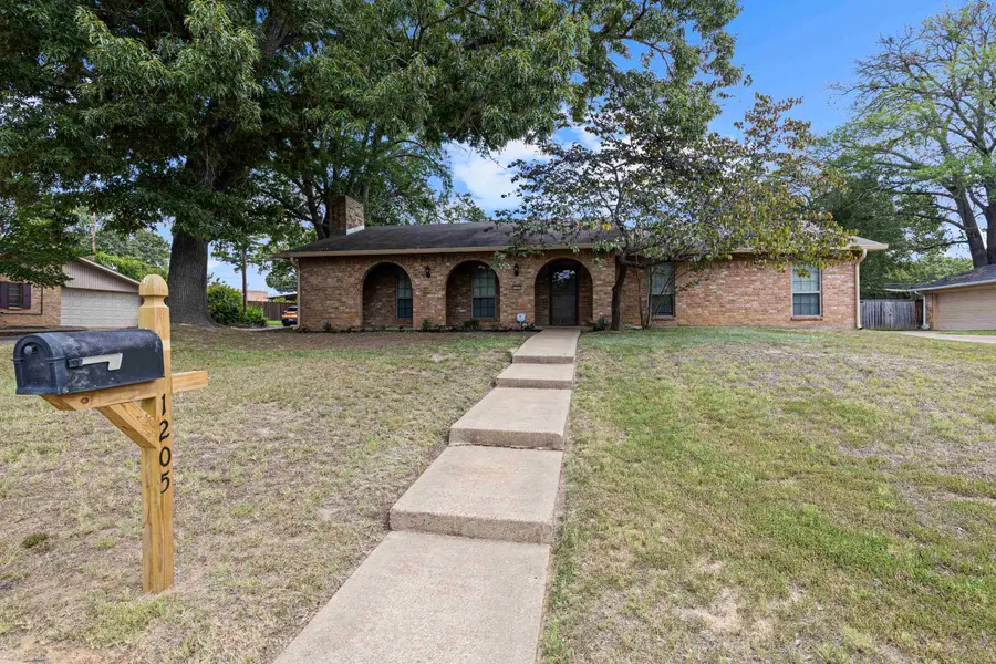 1205 Briarwood Ln, Longview, TX 75604 - #2