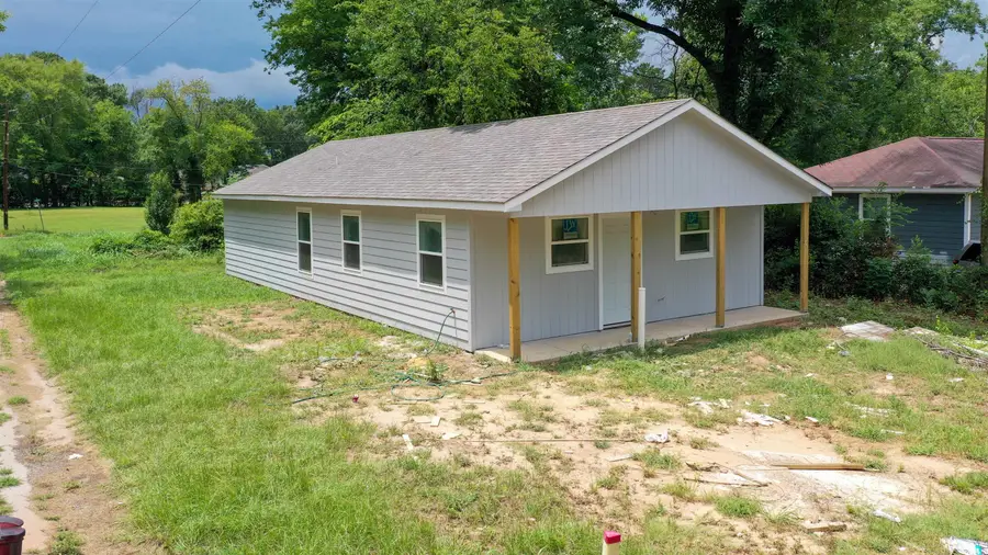 401 W SUNSET AVE, Gladewater, TX 75647 - #2