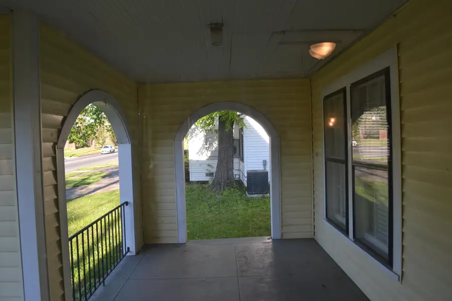 605 W TYLER, Gilmer, TX 75644 - #2