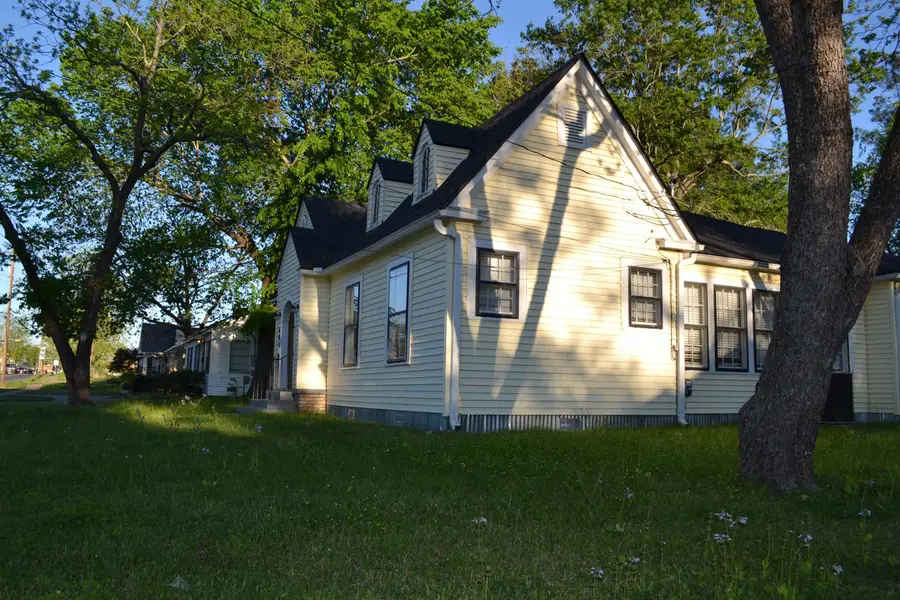 605 W TYLER, Gilmer, TX 75644 - #3