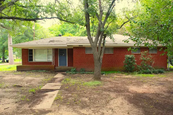 304 N Cypress, Hallsville, TX 75650