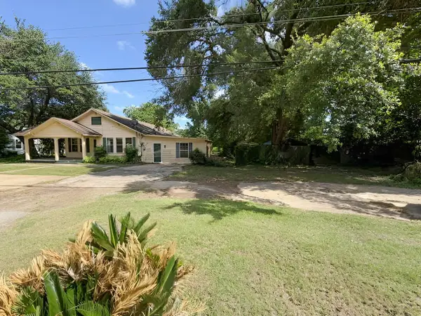 1213 W Sabine St., Carthage, TX 75633
