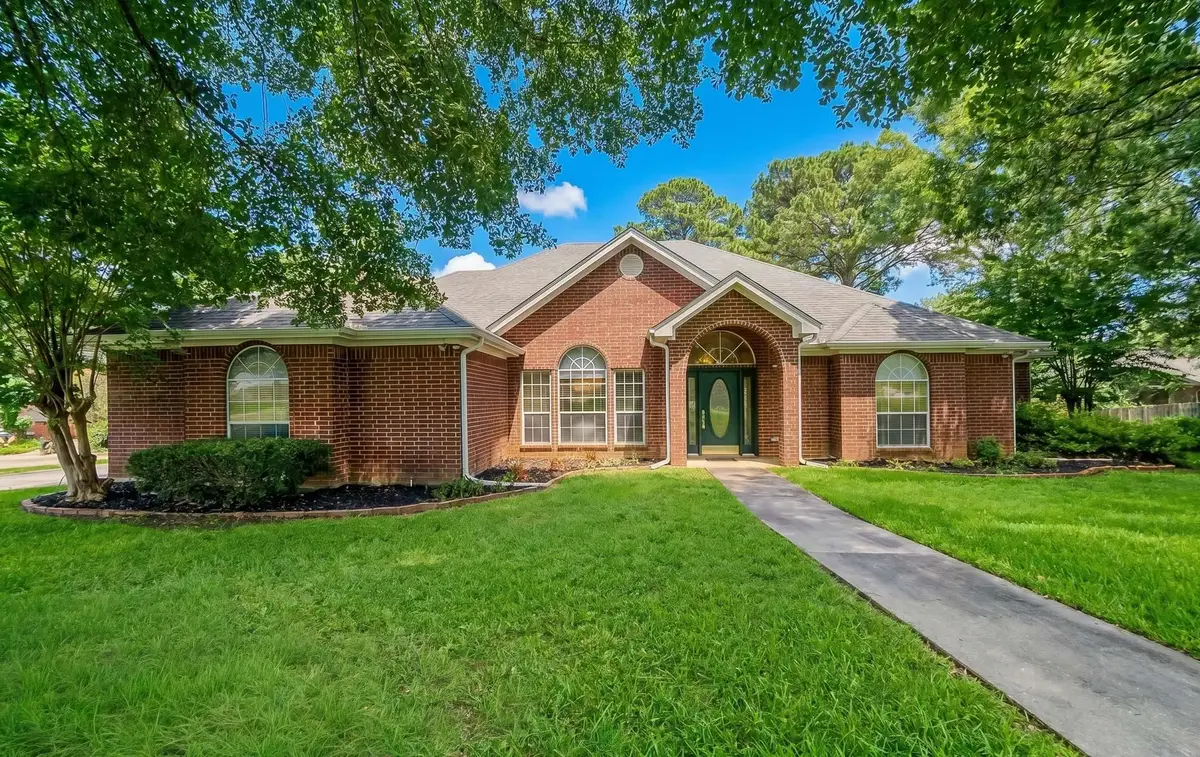 1302 Spring Tree Ln, Kilgore, TX 75662 - #1