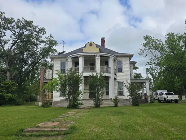 859 N Fourth, Timpson, TX 75975