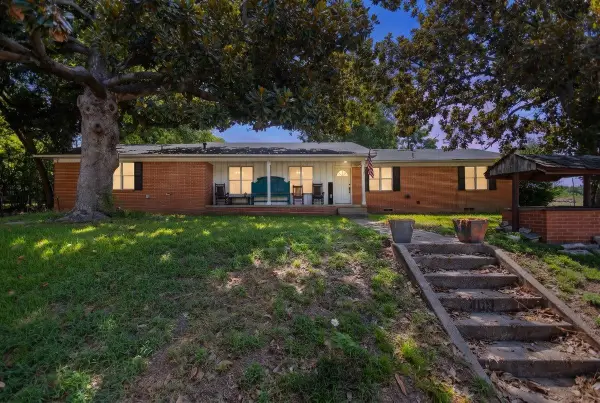 400 N Motley, Overton, TX 75684